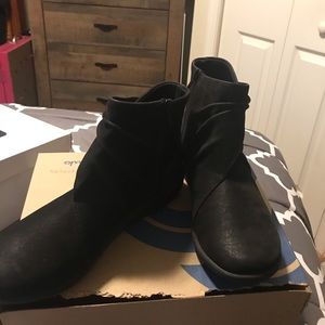 Clark’s Cloudsteppers Boots - Black size 8 1/2,